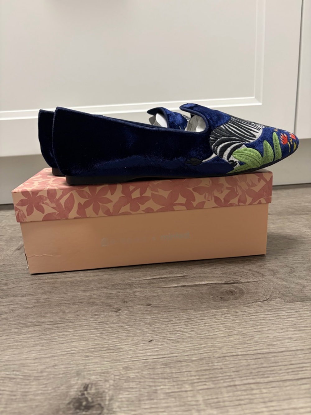 Birdies Navy Blue Velvet Embroidered Flats -NWT 9.5 - Picture 7 of 9